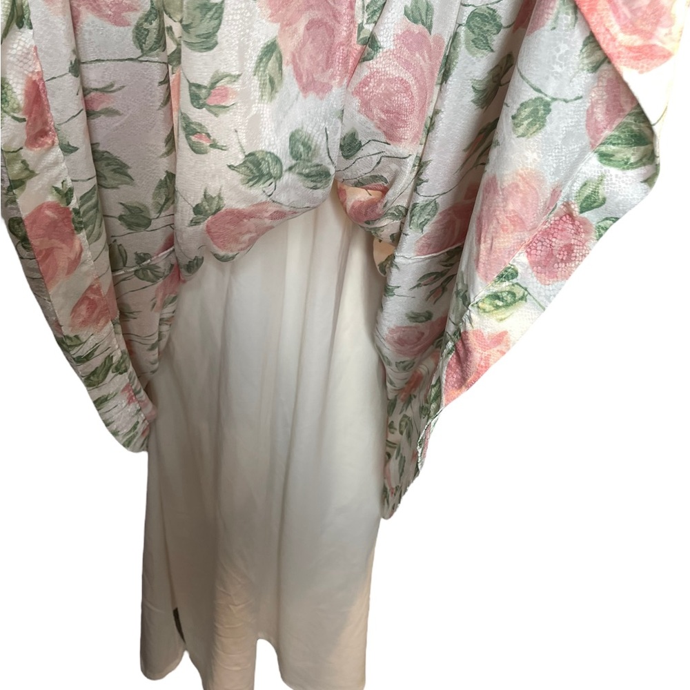 Floral Lace Yoke Long Women's Dress in Pink and White - Picture 10 of 14